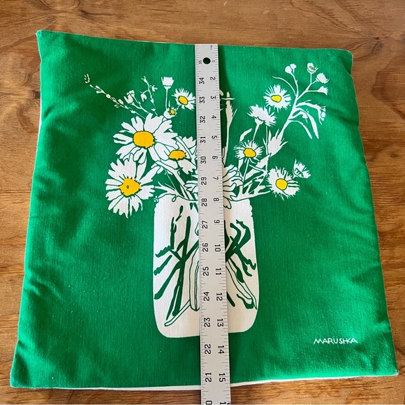 Set of 2 Marushka Pillow Covers 15" x 15" Green Flower Vase Yellow White Flowers - Picture 4 of 8